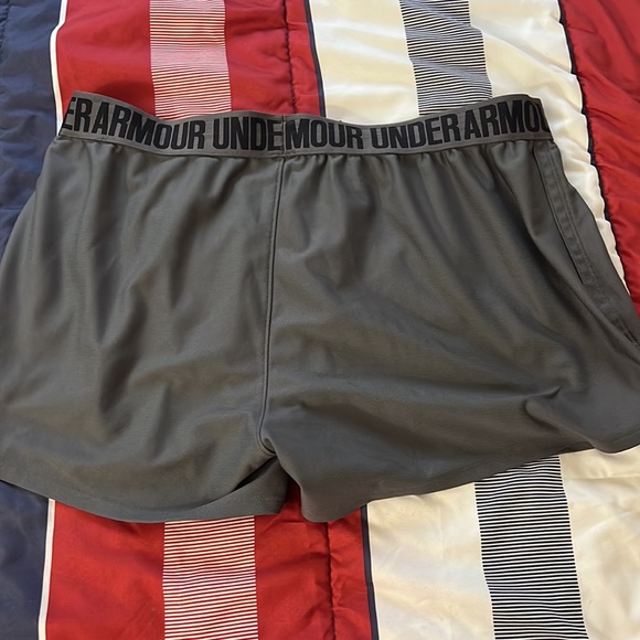 Gray Under Armour Play Up Shorts Size L - Picture 4 of 4